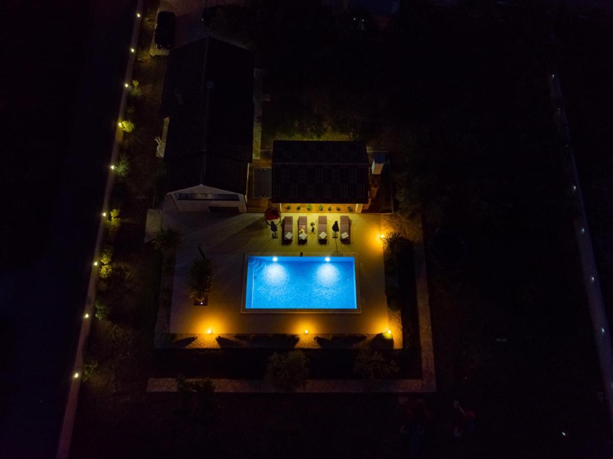 Villa Lorema-Pet Friendly On 5000 Sqm Garden,Pool, Jacuzzi, Billiard&Ps5 Sveti Filip i Jakov Exteriör bild