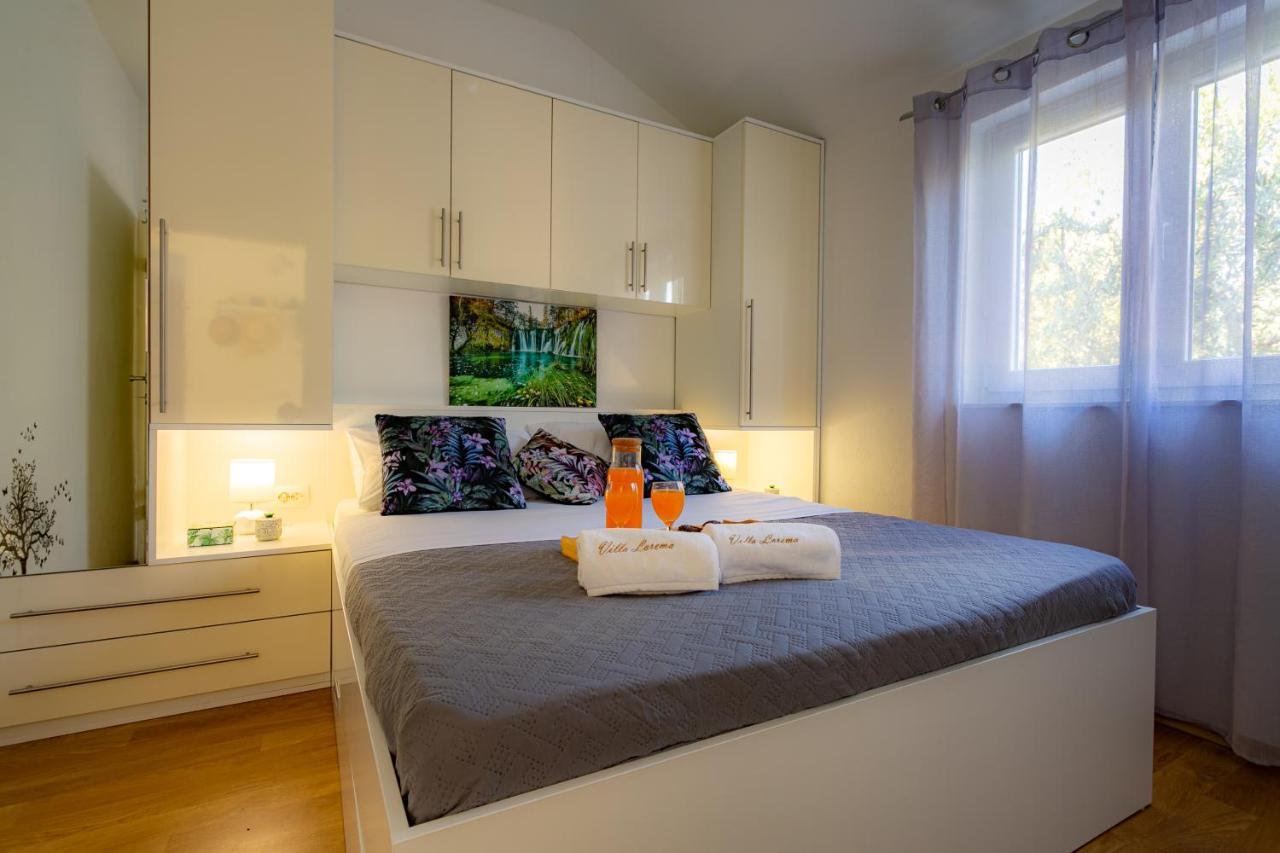Villa Lorema-Pet Friendly On 5000 Sqm Garden,Pool, Jacuzzi, Billiard&Ps5 Sveti Filip i Jakov Exteriör bild