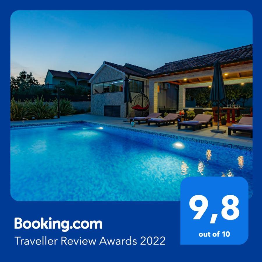 Villa Lorema-Pet Friendly On 5000 Sqm Garden,Pool, Jacuzzi, Billiard&Ps5 Sveti Filip i Jakov Exteriör bild